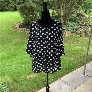 NWT Iguana Rayon B/W Blouse Sz XS but runs big